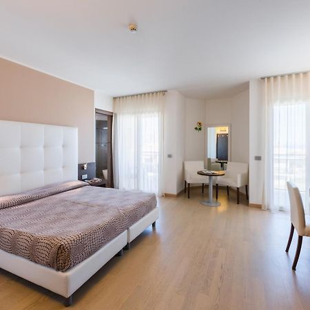 Hotel Italy Bibione Exterior foto