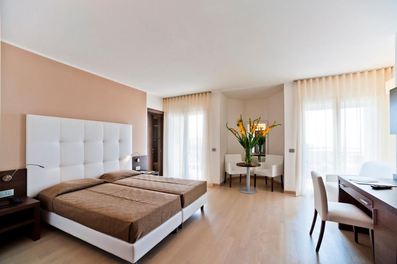 Hotel Italy Bibione Exterior foto