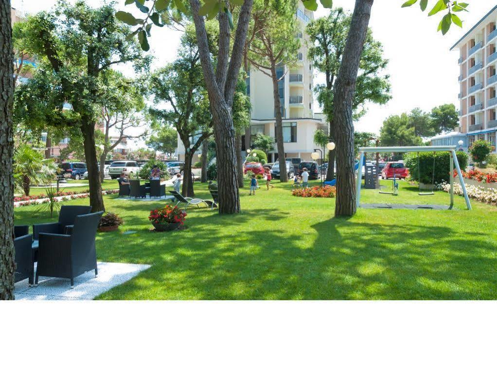 Hotel Italy Bibione Exterior foto